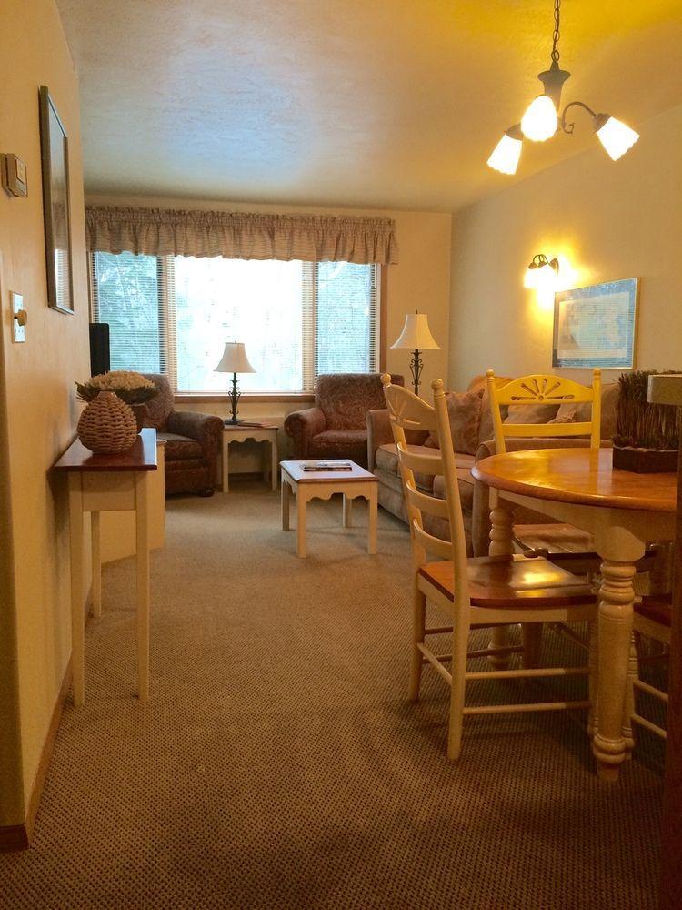 Waterbury Inn Ephraim Bagian luar foto