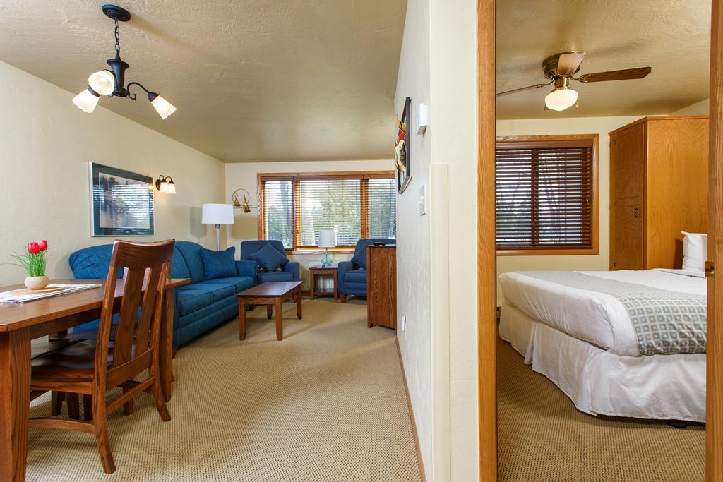 Waterbury Inn Ephraim Bagian luar foto