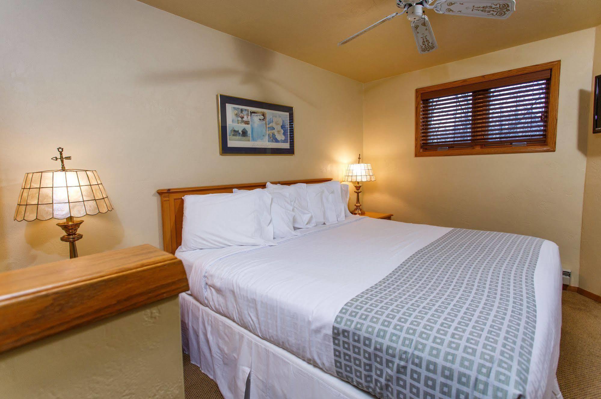 Waterbury Inn Ephraim Bagian luar foto